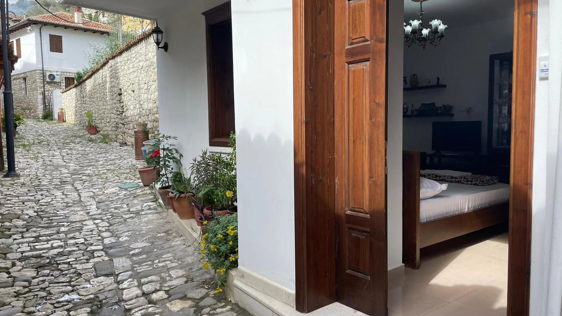 Apartment Altin In Old Town Berat